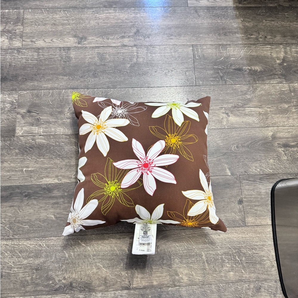 JCPenney Outdoor Oasis Throw Pillow‎ NWT